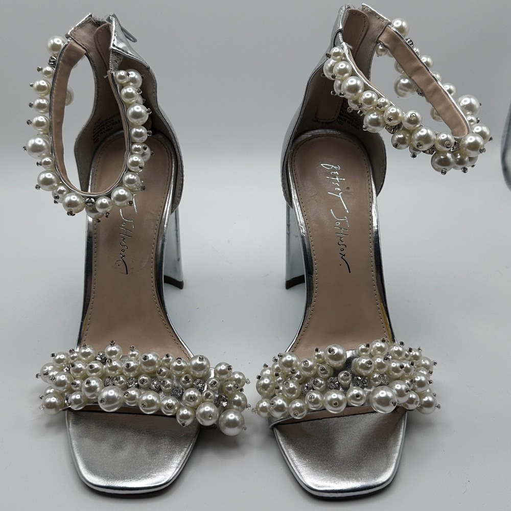 Betsey Johnson SB Fay Silver Pearl‎ Rhinestone Block Heel Sandals Size 6.5